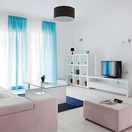 Amazing In With 3 Bedrooms, Jacuzzi&wifi Vakantiehuis